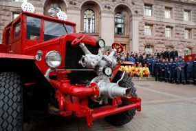 Пожарный автомобиль середины ХХ века на базе автомобиля ЗИС