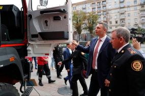 Виталий Кличко осмотрел выставку техники