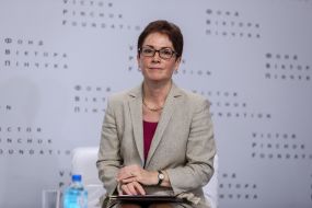 Мари Йованович