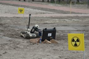 Робот вибухотехнічної служби (робот-сапер)