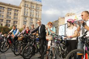 Participant of the flash mob "On a bicycle to work"