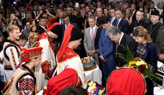 Petro Poroshenko, Marina Poroshenko and Justin Trudeau