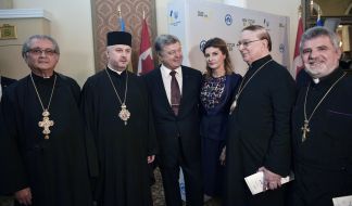 Petro Poroshenko, Marina Poroshenko and and clergymen