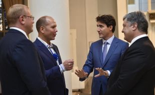 Petro Poroshenko and Justin Trudeau