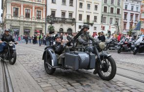"V Retro Auto-Moto Bazaar"
