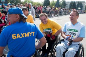 Participants of the race of handbakers