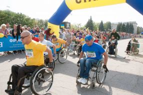 Participants of the race of handbakers