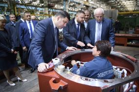 Vladimir Groisman at the State Enterprise "Plant" Electrotyazhmash "