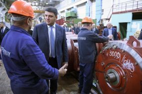 Vladimir Groisman at the State Enterprise "Plant" Electrotyazhmash "