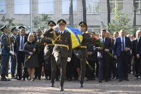 Laying flowers to the monument to the victims of Babi Yar