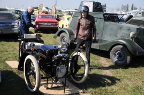 Festival of retro-technics OldCarLand