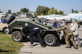 Фестиваль ретротехніки OldCarLand