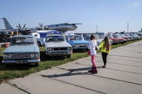 Festival of retro-technics OldCarLand
