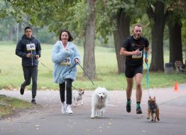 Участники забега с собаками