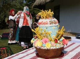 Folklore and ethnographic holiday "Autumn Wedding"
