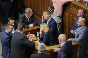 People's deputies near the tribune of the parliament