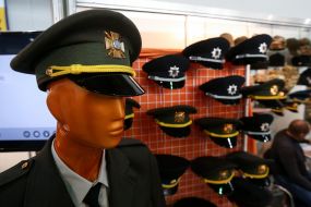 Манекен в военной фуражке