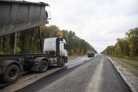 Repair works on the highway "Kyiv - Znamenka"