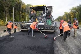 Repair works on the highway "Kyiv - Znamenka"