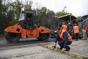 Repair works on the highway "Kyiv - Znamenka"