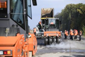 Repair works on the highway "Kyiv - Znamenka"