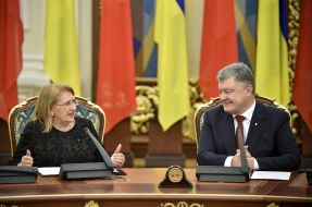 Petr Poroshenko and Marie-Louise Coleiro Preca