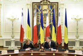 Petr Poroshenko and Marie-Louise Coleiro Preca