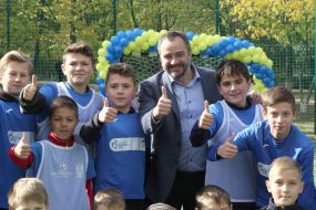 Andrey Pavelko with young players