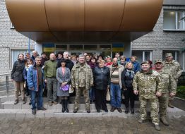 Petro Poroshenko communicates with the inhabitants of Avdeevka
