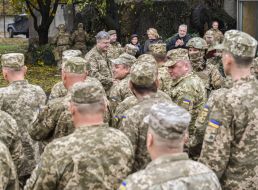 Petro Poroshenko and the servicemen
