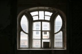 Window in the "House with snakes and chestnuts"