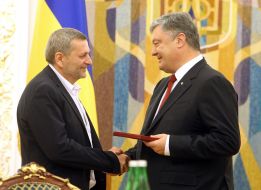 Petro Poroshenko, Achtem Chiogoz