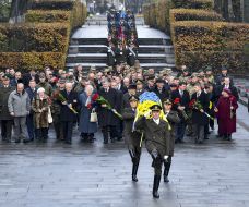 Laying flowers to the Tomb of the Unknown Soldier