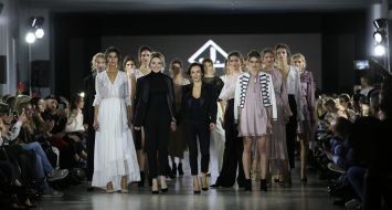 Показ коллекции одежды от Jeisoni by Novitska