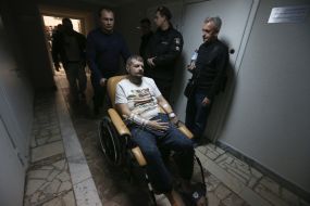 Игорь Мосийчук на медицинской каталке