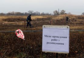 Mine clearance in Lugansk region