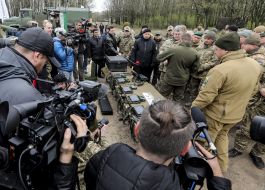 Petro Poroshenko at a military training ground