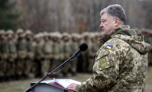 Petro Poroshenko at a military training ground