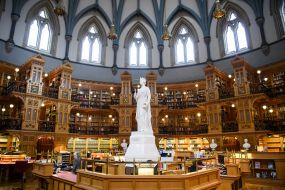 Library of the Canada Parliament 