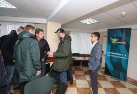 Нацкорпус заблокировал проведение съезда партии "Успішна Країна"