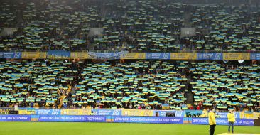 Болельщики на стадионе "Арена Львов"