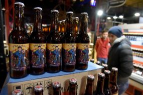 Ukrainian beer with Canadian Prime Minister portrait on bottles