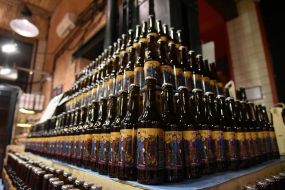 Ukrainian beer with Canadian Prime Minister portrait on bottles