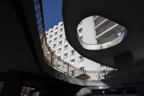 he building of the Alexander Clinical Hospital