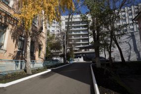 he building of the Alexander Clinical Hospital