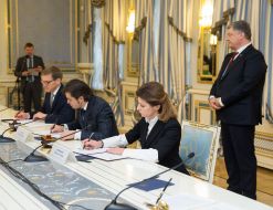 Petro Poroshenko, Marina Poroshenko, Benjamin Hossbach and Yevgeniy Nyschuk