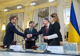 Petro Poroshenko, Marina Poroshenko, Benjamin Hossbach and Yevgeniy Nyschuk
