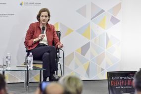 Anne Applebaum