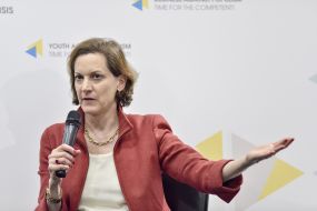 Anne Applebaum