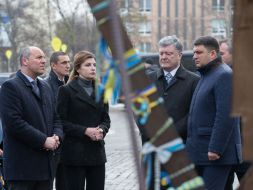 Andriy Parubiy, Petro Poroshenko with his wife Marina and Volodymyr Groisman